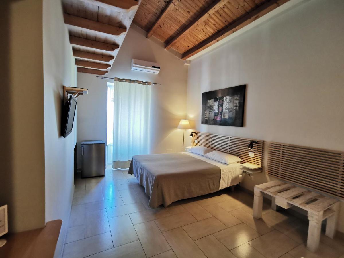 B&B Re Umberto Milazzo Exteriör bild